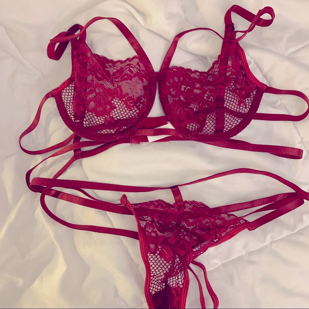 Strappy bra and panty set